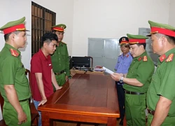 Bắt tạm giam 2 cha con lừa đảo chiếm đoạt 10 tỷ đồng