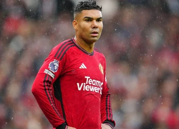 Casemiro có cơ hội san bằng mức lương của Ronaldo