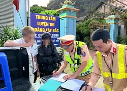 Chạy xe máy đầu trần, đánh võng "trêu ngươi" CSGT để lấy le với bạn gái