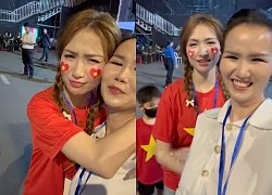 Hòa Minzy nói gì khi Võ Hạ Trâm hát ở đại lễ diễu binh 30/4?