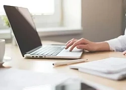 Không nên bỏ qua kem chống nắng khi làm việc trong nhà