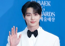 Khung hình hỗn loạn nhất Baeksang 2025: 3 cực phẩm visual hội tụ, chỉ 1 hành động mà "quậy banh" cả sự kiện