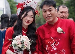 Mở video đặc biệt giữa đám cưới, chú rể Bình Định khiến cô dâu nghẹn ngào