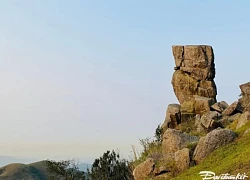 Ngày lễ 'đi trốn' trên núi Đá Chồng