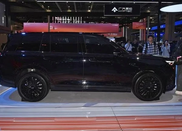 SUV 'siêu to khổng lồ', công suất 501 mã lực, sang chảnh như Mercedes-Maybach GLS 600, giá hơn 1,1 tỷ đồng