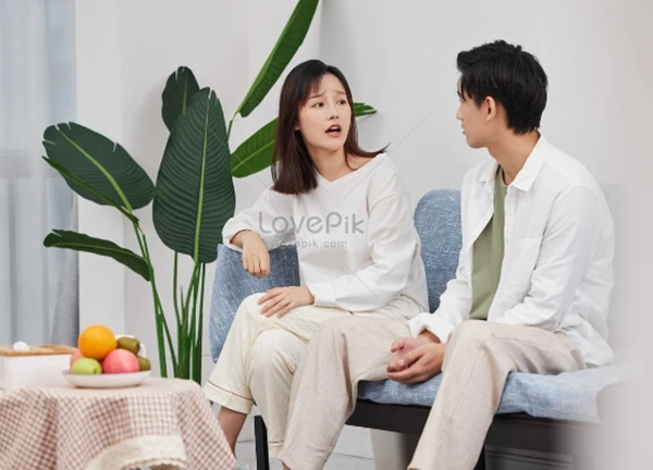 Tôi nghẹn đắng vì sự im lặng đáng sợ của mẹ trước thái độ của con rể khi về chơi dịp lễ
