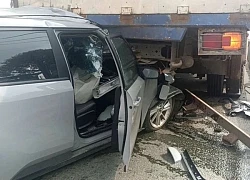 TP.HCM: Tai nạn giữa ô tô công nghệ và xe tải, tài xế mắc kẹt trong xe