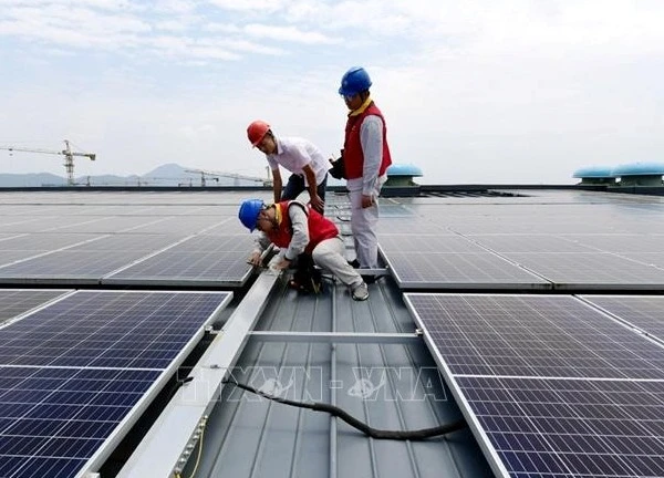 Trung Quốc 'khát' nhân lực cổ cồn xanh lá