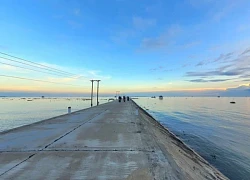 Cung đường vượt biển ở Ninh Bình ít người biết, cảnh hoàng hôn đẹp mê ly