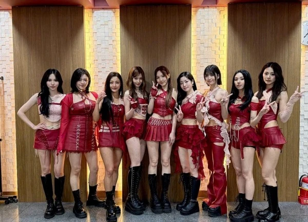 Kpop hồi sinh tại thị trường tỉ dân sau 9 năm 'cấm cửa'?