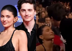 Kylie Jenner lần đầu đi thảm đỏ với Timothée Chalamet, "quê xệ" vì 1 điều