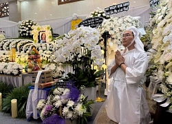 Lễ tiễn đưa mẹ MC Đại Nghĩa: Nam nghệ sĩ bần thần, Trường Giang - Võ Tấn Phát cùng dàn sao đến chia buồn