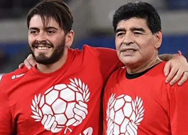 Những con trai của huyền thoại chơi bóng ra sao?