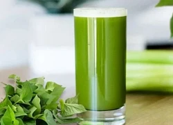 Những người không nên uống nước ép rau diếp cá