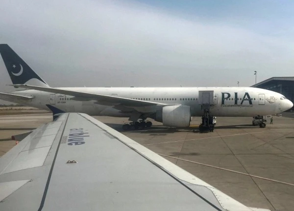 Pakistan mở lại không phận, Ấn Độ vẫn đóng 21 sân bay