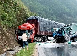 Tài xế tử vong, xe tải biến dạng sau tai nạn với xe đầu kéo