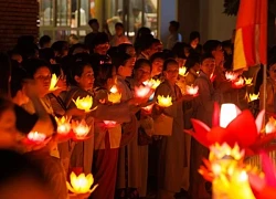 TP.HCM: Thắp sáng 35.000 hoa đăng, nguyện cầu thế giới hòa bình