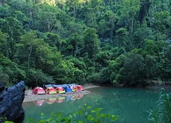 Trekking, đu dây, bơi trong hang tối khám phá động Tú Làn