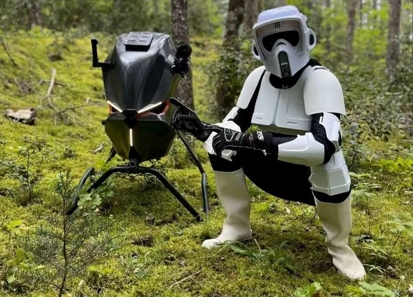 Xem 'mô tô bay' biến con người như nhân vật trong phim Star Wars