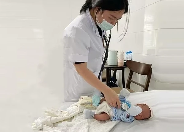 Bệnh viện tuyến huyện Hà Tĩnh mổ lấy thai dây rốn quấn cổ 5 vòng hiếm gặp