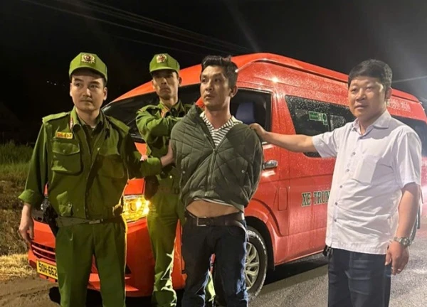 Cảnh sát 113 bắt nóng đối tượng trộm xe ôtô lúc nửa đêm