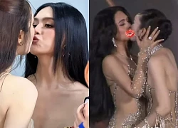 "Chấn động" hơn cả màn đăng quang Hoa hậu: 2 người đẹp chuyển giới công khai "khoá môi" ngay trên sân khấu!