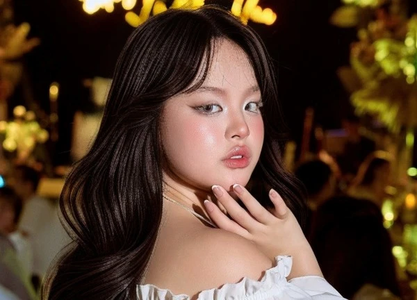 Dụi mắt nhận không ra visual tiểu thư nhà siêu mẫu Vbiz, tuổi 18 khác lạ thế này!