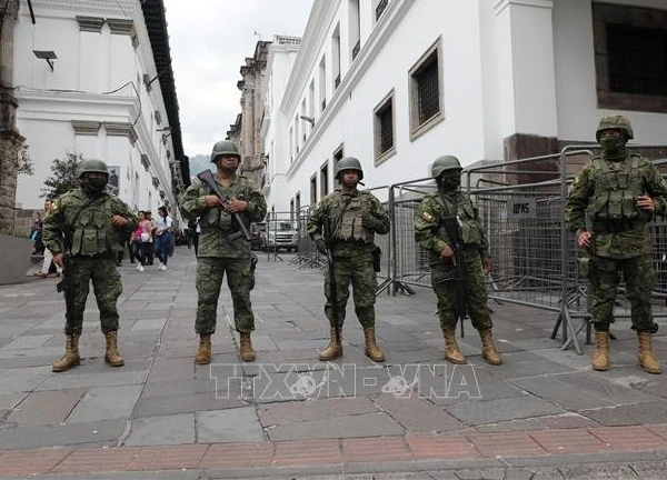 Ecuador để quốc tang các binh sĩ thiệt mạng trong vụ đụng độ gần biên giới Colombia