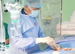 Khẩn cứu người đàn ông tắc tim mà tưởng đau dạ dày
