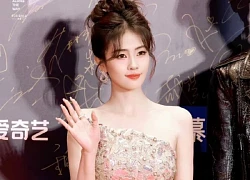 Không thể ngờ 2 nữ thần hàng đầu Cbiz - Dương Mịch, Bạch Lộc cũng bị tật "cổ rùa, lưng gù" xấu xí như thế này