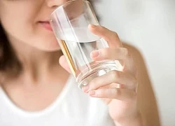 Lợi ích tuyệt vời khi uống nước ấm mỗi sáng bạn đã biết chưa?
