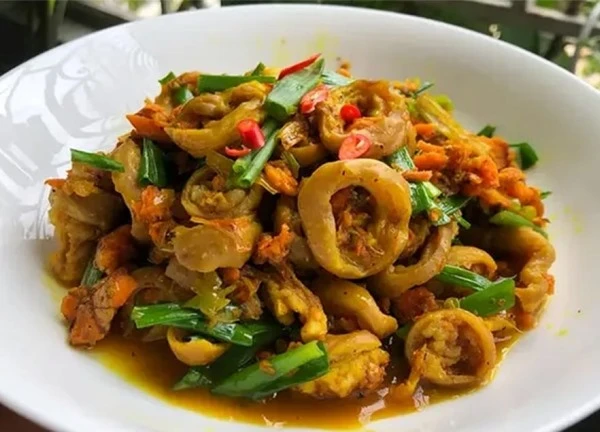 Ngoài lòng se điếu luộc, còn những món ngon nào từ lòng heo?