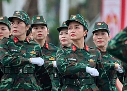 Những "bông hồng thép" tại lễ diễu hành ở Hải Phòng: Ngất xong tỉnh lại tập tiếp