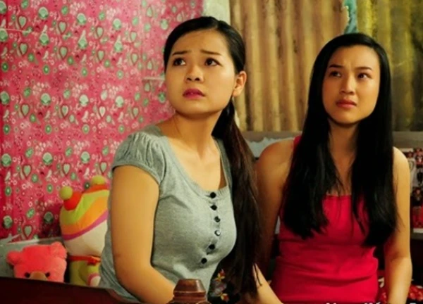 Thấy cô bạn cùng phòng rũ rượi trở về sau một đêm 'dạt nhà', tôi 'hóa đá' khi biết chuyện này trong lời kể khóc nghẹn