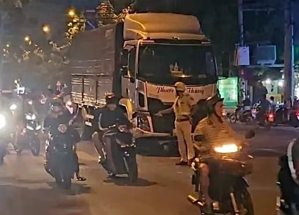 TP HCM: Tai nạn nghiêm trọng ở quận 12 tối nay