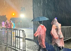 Trấn Thành livestream nóng trận mưa gió giáng xuống concert Anh Trai Say Hi, hoang mang sợ sập lều!
