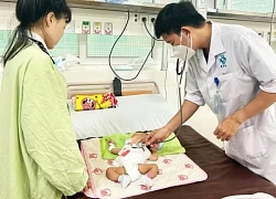 Trẻ sơ sinh nôn ói, sút cân vì mắc bệnh hiếm gặp