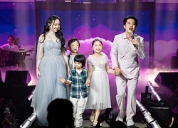 Tuấn Hưng hát cùng vợ và 3 con, Tự Long tấu hài "lấn át" đàn em