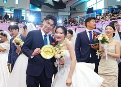 116 cặp đôi nghiên cứu sinh cùng làm đám cưới, được tặng nhẫn kim cương, đĩa vàng