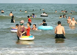 Biển Sầm Sơn bắt đầu 'nóng'