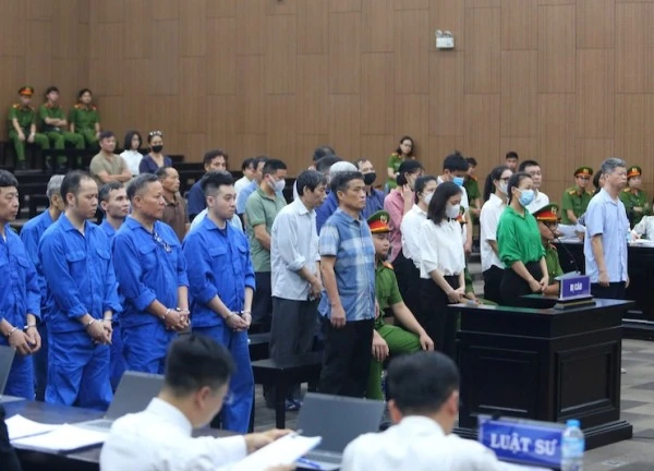 Đại gia khai thác trái phép đất hiếm xin lại con dấu để công ty hoạt động tiếp