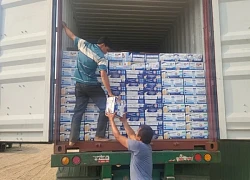Khởi tố cán bộ hải quan tiếp tay buôn lậu sữa, thực phẩm dinh dưỡng