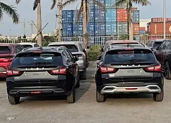 Loạt xe Lada của Nga cập cảng, chuẩn bị ra mắt khách hàng Việt