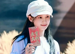 Mỹ nhân Trung Quốc đẹp như ánh nắng ở ngày khai máy phim mới: Nhan sắc đúng chuẩn mối tình đầu