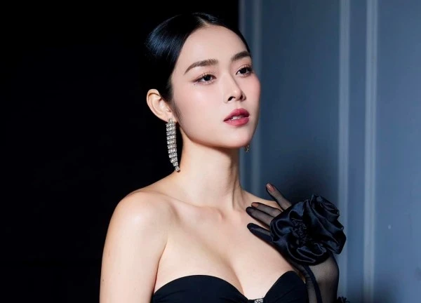 Mỹ nhân Việt được khen xinh như Baifern Pimchanok, sở hữu 1 đặc điểm khiến vạn người xin vía