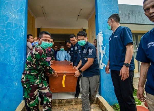 Nổ lớn khi quân đội tiêu hủy đạn, 13 người thiệt mạng tại Indonesia
