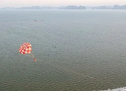 Nườm nượp 'giải nhiệt' ở biển Bãi Cháy