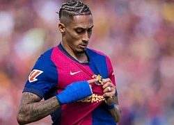 Raphinha: Bay cao với Barca và 'người cố vấn' của Lamine Yamal