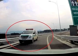 Xe cứu thương đi ngược chiều tại nút giao cao tốc Bãi Vọt - Hàm Nghi