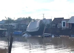 An Giang: Sạt lở rạch Ông Chưởng, 6 căn nhà rơi xuống sông